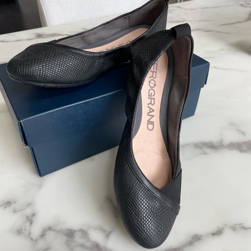 BRAND NEW Coke Haan Snake Embossed Flats. Size 7.5